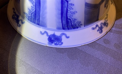 Twee Chinese blauw-witte klapmuts kommen, Kangxi